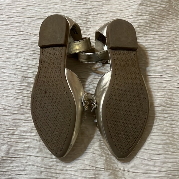 🎉HP🎉 Rachel Shoes Mindy in Gold - Picture 8 of 10